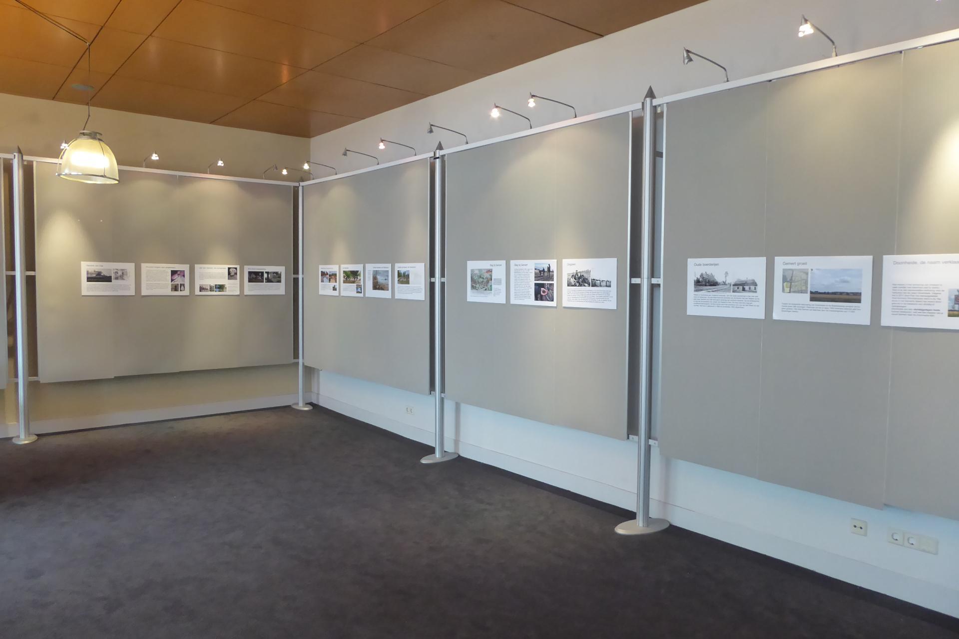 expositieruimte met aantal foto's en teksten 